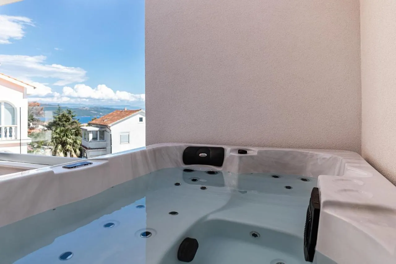 Apartment Krk With Jacuzzi Krk Town