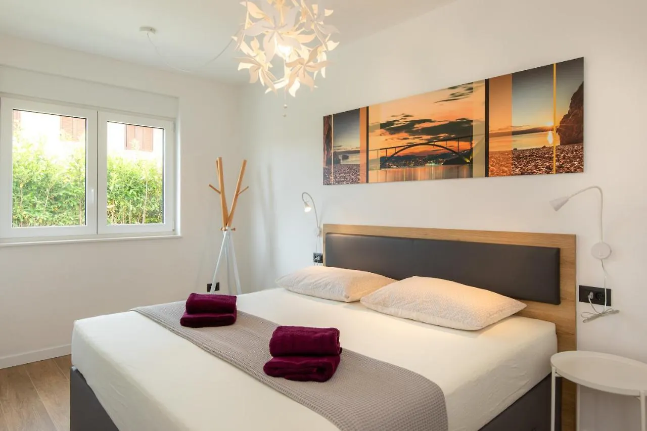Apartment Krk With Jacuzzi Krk Town