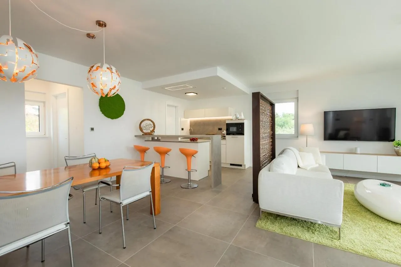 Apartment Krk With Jacuzzi Krk Town