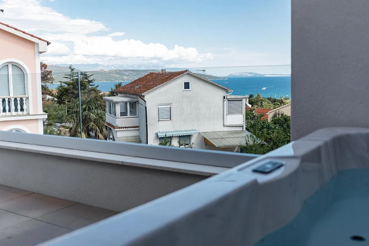 Apartment Krk With Jacuzzi Krk Town 0*,