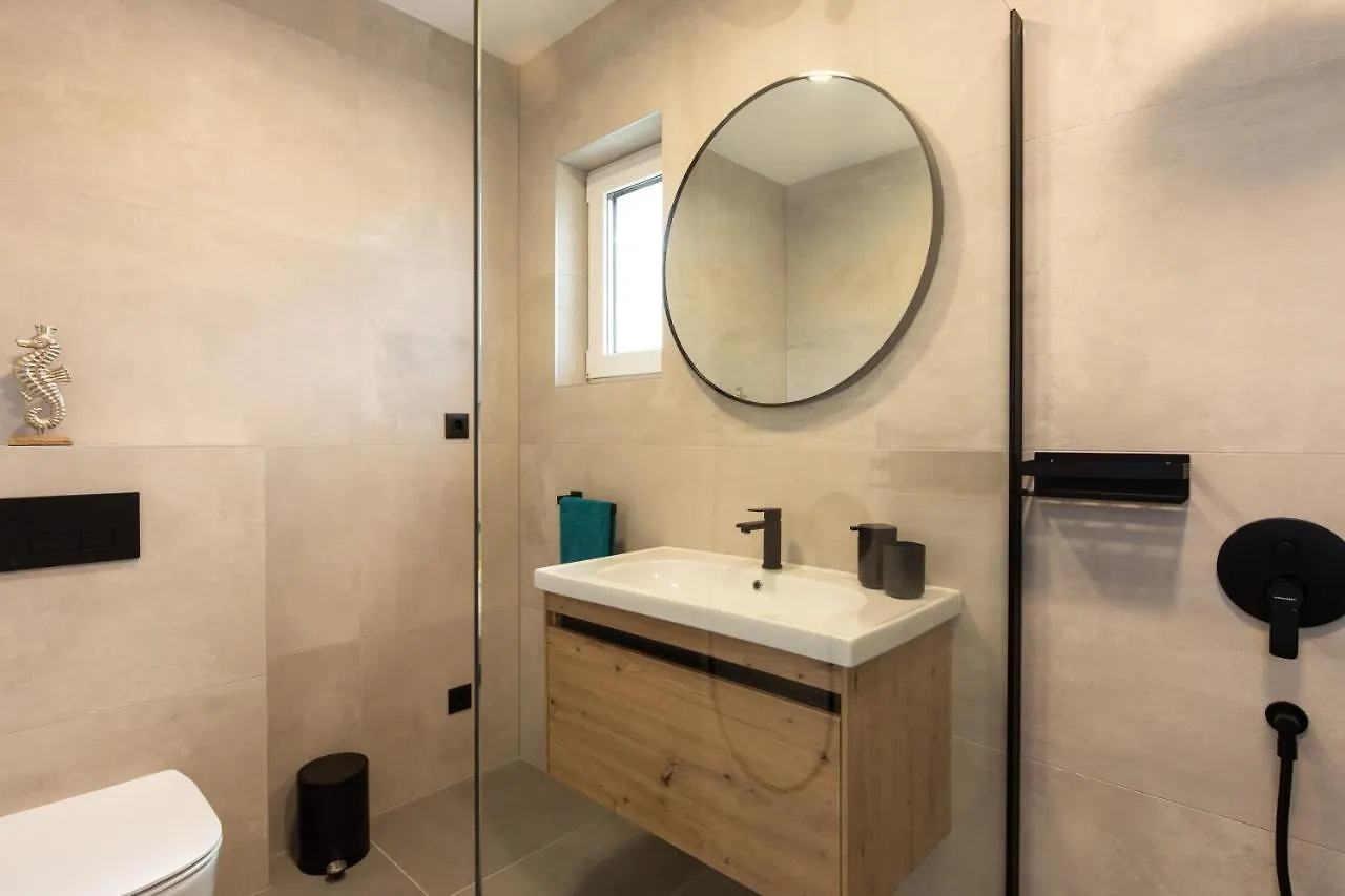 Apartment Krk With Jacuzzi Krk Town